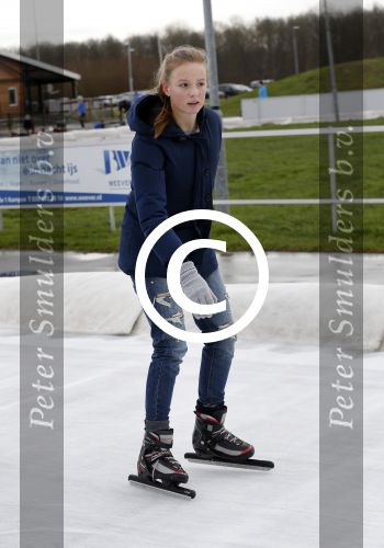 Biddinghuizen 31 januari 2016
Training voor de hollandse 100 op de schaatsbaan van Biddinghuizen. Aanwezig oa Prins Bernhard jr met kinderen Prinses Marilene Prins Maurits en Prinses Anna Prins Pieter Christiaan Prinses Emma Prinses Margriet Leontien Zijlaard v Moorsel met man Michael Zijlaard en dochter Indy Rosanna Kluivert met Patrick Nino Demy Shane en Justin Kluivert.