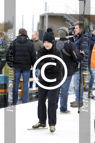 Biddinghuizen 31 januari 2016
Training voor de hollandse 100 op de schaatsbaan van Biddinghuizen. Aanwezig oa Prins Bernhard jr met kinderen Prinses Marilene Prins Maurits en Prinses Anna Prins Pieter Christiaan Prinses Emma Prinses Margriet Leontien Zijlaard v Moorsel met man Michael Zijlaard en dochter Indy Rosanna Kluivert met Patrick Nino Demy Shane en Justin Kluivert.