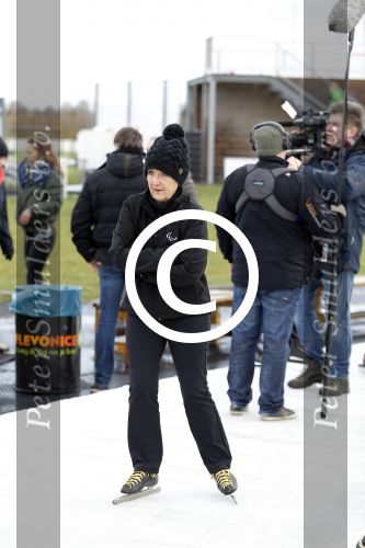 Biddinghuizen 31 januari 2016
Training voor de hollandse 100 op de schaatsbaan van Biddinghuizen. Aanwezig oa Prins Bernhard jr met kinderen Prinses Marilene Prins Maurits en Prinses Anna Prins Pieter Christiaan Prinses Emma Prinses Margriet Leontien Zijlaard v Moorsel met man Michael Zijlaard en dochter Indy Rosanna Kluivert met Patrick Nino Demy Shane en Justin Kluivert.