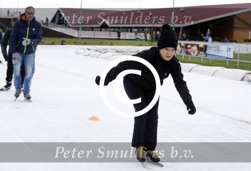 Biddinghuizen 31 januari 2016
Training voor de hollandse 100 op de schaatsbaan van Biddinghuizen. Aanwezig oa Prins Bernhard jr met kinderen Prinses Marilene Prins Maurits en Prinses Anna Prins Pieter Christiaan Prinses Emma Prinses Margriet Leontien Zijlaard v Moorsel met man Michael Zijlaard en dochter Indy Rosanna Kluivert met Patrick Nino Demy Shane en Justin Kluivert.
