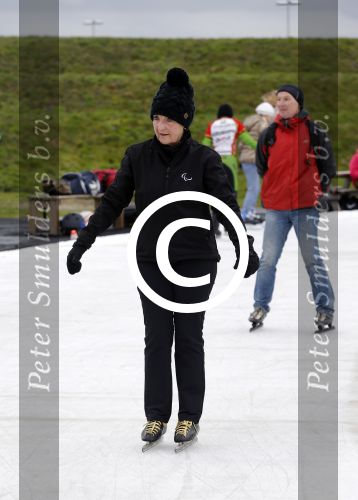 Biddinghuizen 31 januari 2016
Training voor de hollandse 100 op de schaatsbaan van Biddinghuizen. Aanwezig oa Prins Bernhard jr met kinderen Prinses Marilene Prins Maurits en Prinses Anna Prins Pieter Christiaan Prinses Emma Prinses Margriet Leontien Zijlaard v Moorsel met man Michael Zijlaard en dochter Indy Rosanna Kluivert met Patrick Nino Demy Shane en Justin Kluivert.