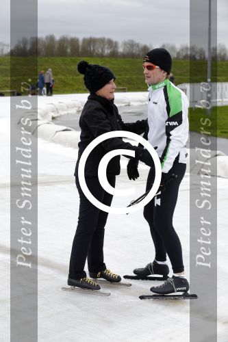 Biddinghuizen 31 januari 2016
Training voor de hollandse 100 op de schaatsbaan van Biddinghuizen. Aanwezig oa Prins Bernhard jr met kinderen Prinses Marilene Prins Maurits en Prinses Anna Prins Pieter Christiaan Prinses Emma Prinses Margriet Leontien Zijlaard v Moorsel met man Michael Zijlaard en dochter Indy Rosanna Kluivert met Patrick Nino Demy Shane en Justin Kluivert.