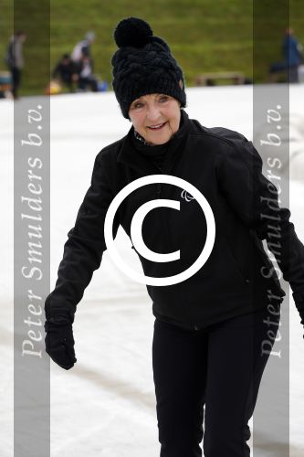Biddinghuizen 31 januari 2016
Training voor de hollandse 100 op de schaatsbaan van Biddinghuizen. Aanwezig oa Prins Bernhard jr met kinderen Prinses Marilene Prins Maurits en Prinses Anna Prins Pieter Christiaan Prinses Emma Prinses Margriet Leontien Zijlaard v Moorsel met man Michael Zijlaard en dochter Indy Rosanna Kluivert met Patrick Nino Demy Shane en Justin Kluivert.
