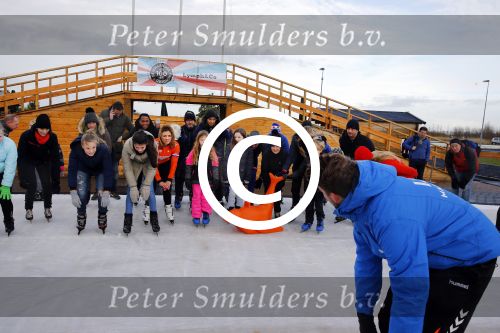 Biddinghuizen 31 januari 2016
Training voor de hollandse 100 op de schaatsbaan van Biddinghuizen. Aanwezig oa Prins Bernhard jr met kinderen Prinses Marilene Prins Maurits en Prinses Anna Prins Pieter Christiaan Prinses Emma Prinses Margriet Leontien Zijlaard v Moorsel met man Michael Zijlaard en dochter Indy Rosanna Kluivert met Patrick Nino Demy Shane en Justin Kluivert.