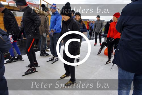 Biddinghuizen 31 januari 2016
Training voor de hollandse 100 op de schaatsbaan van Biddinghuizen. Aanwezig oa Prins Bernhard jr met kinderen Prinses Marilene Prins Maurits en Prinses Anna Prins Pieter Christiaan Prinses Emma Prinses Margriet Leontien Zijlaard v Moorsel met man Michael Zijlaard en dochter Indy Rosanna Kluivert met Patrick Nino Demy Shane en Justin Kluivert.