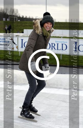 Biddinghuizen 31 januari 2016
Training voor de hollandse 100 op de schaatsbaan van Biddinghuizen. Aanwezig oa Prins Bernhard jr met kinderen Prinses Marilene Prins Maurits en Prinses Anna Prins Pieter Christiaan Prinses Emma Prinses Margriet Leontien Zijlaard v Moorsel met man Michael Zijlaard en dochter Indy Rosanna Kluivert met Patrick Nino Demy Shane en Justin Kluivert.