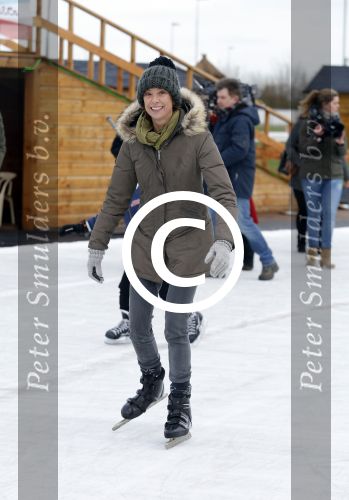 Biddinghuizen 31 januari 2016
Training voor de hollandse 100 op de schaatsbaan van Biddinghuizen. Aanwezig oa Prins Bernhard jr met kinderen Prinses Marilene Prins Maurits en Prinses Anna Prins Pieter Christiaan Prinses Emma Prinses Margriet Leontien Zijlaard v Moorsel met man Michael Zijlaard en dochter Indy Rosanna Kluivert met Patrick Nino Demy Shane en Justin Kluivert.