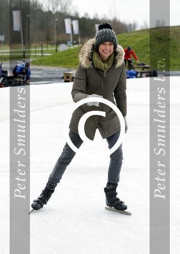 Biddinghuizen 31 januari 2016
Training voor de hollandse 100 op de schaatsbaan van Biddinghuizen. Aanwezig oa Prins Bernhard jr met kinderen Prinses Marilene Prins Maurits en Prinses Anna Prins Pieter Christiaan Prinses Emma Prinses Margriet Leontien Zijlaard v Moorsel met man Michael Zijlaard en dochter Indy Rosanna Kluivert met Patrick Nino Demy Shane en Justin Kluivert.