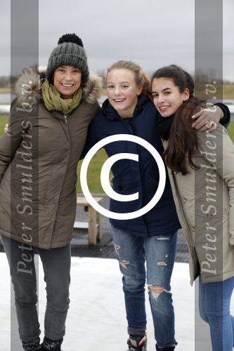 Biddinghuizen 31 januari 2016
Training voor de hollandse 100 op de schaatsbaan van Biddinghuizen. Aanwezig oa Prins Bernhard jr met kinderen Prinses Marilene Prins Maurits en Prinses Anna Prins Pieter Christiaan Prinses Emma Prinses Margriet Leontien Zijlaard v Moorsel met man Michael Zijlaard en dochter Indy Rosanna Kluivert met Patrick Nino Demy Shane en Justin Kluivert.