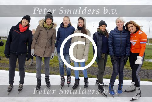 Biddinghuizen 31 januari 2016
Training voor de hollandse 100 op de schaatsbaan van Biddinghuizen. Aanwezig oa Prins Bernhard jr met kinderen Prinses Marilene Prins Maurits en Prinses Anna Prins Pieter Christiaan Prinses Emma Prinses Margriet Leontien Zijlaard v Moorsel met man Michael Zijlaard en dochter Indy Rosanna Kluivert met Patrick Nino Demy Shane en Justin Kluivert.