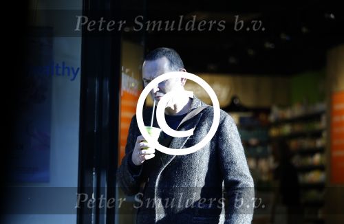 Amsterdam 25 januari 2016 
Raoul Heertje koopt drankje in de vitaminestore.