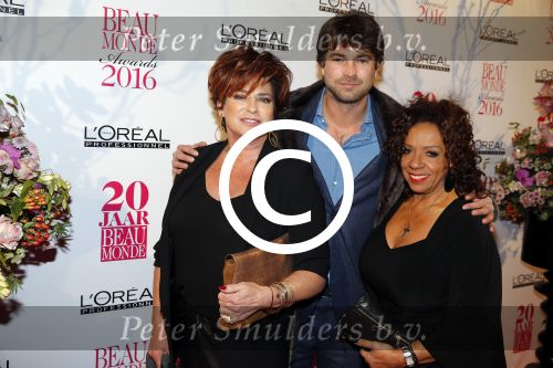 Amsterdam 18 januari 2016
Uitreiking Beau monde awards in het Amstel Hotel.
Rick Brandsteder met zijn moeder Yvonne Brandsteder