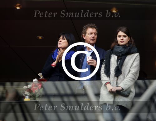 Amsterdam 7 februari 2016
Afscheid John Heitinga voor de wedstrijd AJAX-Feyenoord in de arena.
Zijn vrouw Charlotte Sophie en kinderen Jezebel en Lennox zijn ook aanwezig.
Robert ten Brink met vrouw en dochter
