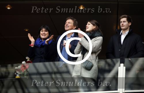 Amsterdam 7 februari 2016
Afscheid John Heitinga voor de wedstrijd AJAX-Feyenoord in de arena.
Zijn vrouw Charlotte Sophie en kinderen Jezebel en Lennox zijn ook aanwezig.
Robert ten Brink met vrouw en dochter