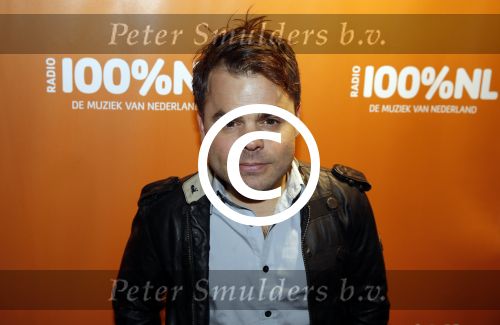 Uitgeest 2 februari 2016
Uitreiking 100% NL awards bij A9 studio\'s. Roel v Velzen met Nielson