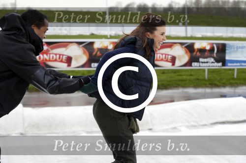 Biddinghuizen 31 januari 2016
Training voor de hollandse 100 op de schaatsbaan van Biddinghuizen. Aanwezig oa Prins Bernhard jr met kinderen Prinses Marilene Prins Maurits en Prinses Anna Prins Pieter Christiaan Prinses Emma Prinses Margriet Leontien Zijlaard v Moorsel met man Michael Zijlaard en dochter Indy Rosanna Kluivert met Patrick Nino Demy Shane en Justin Kluivert.