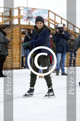 Biddinghuizen 31 januari 2016
Training voor de hollandse 100 op de schaatsbaan van Biddinghuizen. Aanwezig oa Prins Bernhard jr met kinderen Prinses Marilene Prins Maurits en Prinses Anna Prins Pieter Christiaan Prinses Emma Prinses Margriet Leontien Zijlaard v Moorsel met man Michael Zijlaard en dochter Indy Rosanna Kluivert met Patrick Nino Demy Shane en Justin Kluivert.