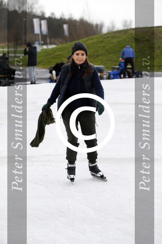 Biddinghuizen 31 januari 2016
Training voor de hollandse 100 op de schaatsbaan van Biddinghuizen. Aanwezig oa Prins Bernhard jr met kinderen Prinses Marilene Prins Maurits en Prinses Anna Prins Pieter Christiaan Prinses Emma Prinses Margriet Leontien Zijlaard v Moorsel met man Michael Zijlaard en dochter Indy Rosanna Kluivert met Patrick Nino Demy Shane en Justin Kluivert.