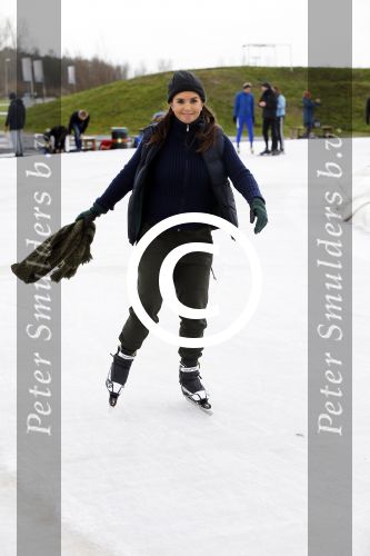 Biddinghuizen 31 januari 2016
Training voor de hollandse 100 op de schaatsbaan van Biddinghuizen. Aanwezig oa Prins Bernhard jr met kinderen Prinses Marilene Prins Maurits en Prinses Anna Prins Pieter Christiaan Prinses Emma Prinses Margriet Leontien Zijlaard v Moorsel met man Michael Zijlaard en dochter Indy Rosanna Kluivert met Patrick Nino Demy Shane en Justin Kluivert.