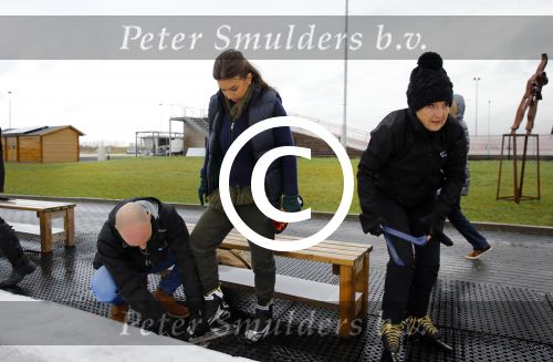 Biddinghuizen 31 januari 2016
Training voor de hollandse 100 op de schaatsbaan van Biddinghuizen. Aanwezig oa Prins Bernhard jr met kinderen Prinses Marilene Prins Maurits en Prinses Anna Prins Pieter Christiaan Prinses Emma Prinses Margriet Leontien Zijlaard v Moorsel met man Michael Zijlaard en dochter Indy Rosanna Kluivert met Patrick Nino Demy Shane en Justin Kluivert.