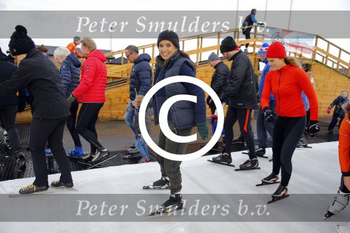 Biddinghuizen 31 januari 2016
Training voor de hollandse 100 op de schaatsbaan van Biddinghuizen. Aanwezig oa Prins Bernhard jr met kinderen Prinses Marilene Prins Maurits en Prinses Anna Prins Pieter Christiaan Prinses Emma Prinses Margriet Leontien Zijlaard v Moorsel met man Michael Zijlaard en dochter Indy Rosanna Kluivert met Patrick Nino Demy Shane en Justin Kluivert.