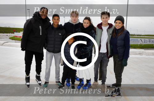 Biddinghuizen 31 januari 2016
Training voor de hollandse 100 op de schaatsbaan van Biddinghuizen. Aanwezig oa Prins Bernhard jr met kinderen Prinses Marilene Prins Maurits en Prinses Anna Prins Pieter Christiaan Prinses Emma Prinses Margriet Leontien Zijlaard v Moorsel met man Michael Zijlaard en dochter Indy Rosanna Kluivert met Patrick Nino Demy Shane en Justin Kluivert.