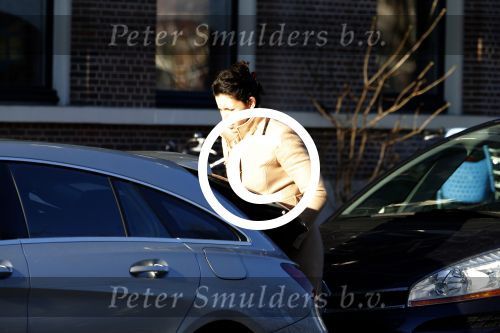 Amsterdam 17 januari 2016
de ex van Ruben Nicolai neemt zijn auto mee.