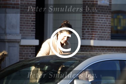 Amsterdam 17 januari 2016
de ex van Ruben Nicolai neemt zijn auto mee.