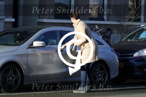 Amsterdam 17 januari 2016
de ex van Ruben Nicolai neemt zijn auto mee.