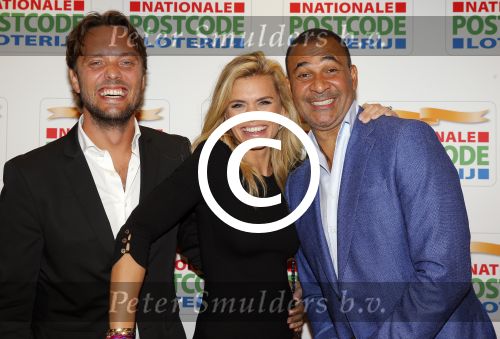 Amsterdam 26 januari 2016
Goed geld gala van de nationale postcode loterij in carre met als hoofdgast George Clooney. Ruud Gullit met Nicolette v dam en Bas Smit