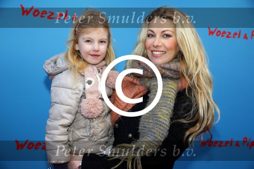 Amsterdam 17 januari 2016
Premiere Woezel en Pip in Tuschinski. Babette v VeenSusan Smit met dochter
