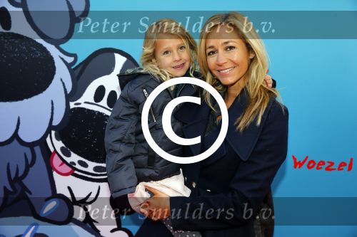 Amsterdam 17 januari 2016
Premiere Woezel en Pip in Tuschinski. Wendy v Dijk met dochter Lizzy