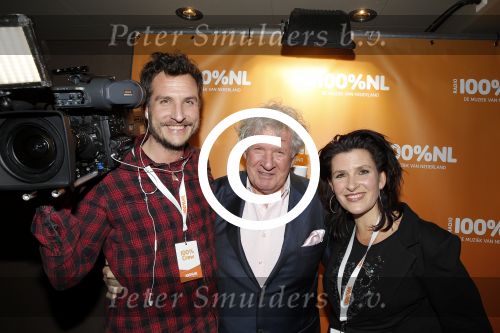 Uitgeest 2 februari 2016
Uitreiking 100% NL awards bij A9 studio\'s. Willibrord Frequin met zoon Louis en dochter Rebecca en vriendin