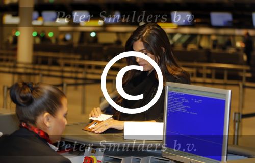 Amsterdam 19 januari 2016
Yolanthe Sneijder Cabau en Jessey Sneijder op schiphol met Xess Xava. Ze vliegen terug naar istanbul