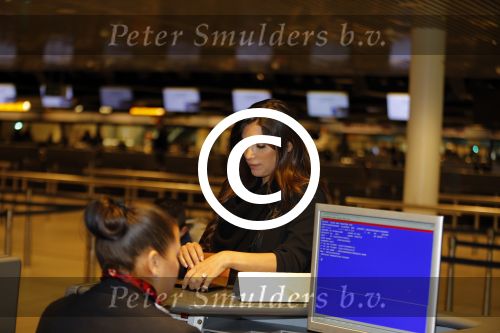 Amsterdam 19 januari 2016
Yolanthe Sneijder Cabau en Jessey Sneijder op schiphol met Xess Xava. Ze vliegen terug naar istanbul