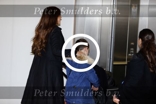 Amsterdam 19 januari 2016
Yolanthe Sneijder Cabau en Jessey Sneijder op schiphol met Xess Xava. Ze vliegen terug naar istanbul