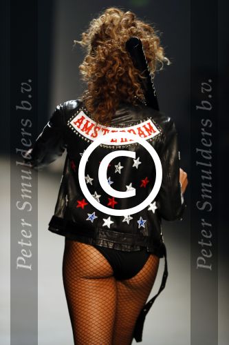 Amsterdam 27 januari 2017 
Amsterdam fashion week gesponsord door Mercedes Benz. Fred v Leer Everon jackson Hooi en Toprak yalciner lopen mee met de show van Artitude