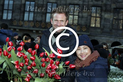 Amsterdam 21 januari 2017 
Boer Tom Groot bij event met tulpen bij paleis op de dam.