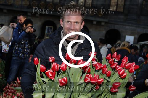 Amsterdam 21 januari 2017 
Boer Tom Groot bij event met tulpen bij paleis op de dam.