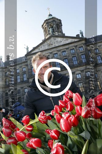 Amsterdam 21 januari 2017 
Boer Tom Groot bij event met tulpen bij paleis op de dam.