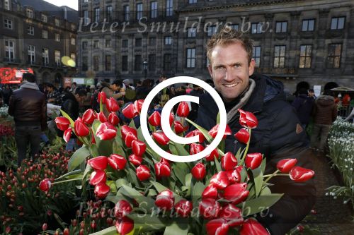 Amsterdam 21 januari 2017 
Boer Tom Groot bij event met tulpen bij paleis op de dam.