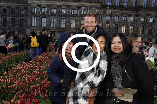 Amsterdam 21 januari 2017 
Boer Tom Groot bij event met tulpen bij paleis op de dam.