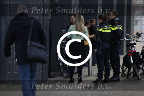 Amsterdam 27 januari 2017
Cees Grimbergen van omroep Max met de politie op de zuidas