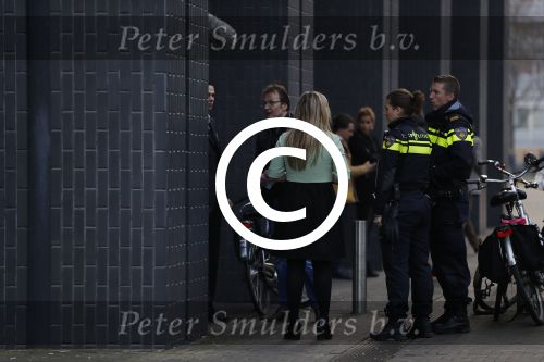 Amsterdam 27 januari 2017
Cees Grimbergen van omroep Max met de politie op de zuidas