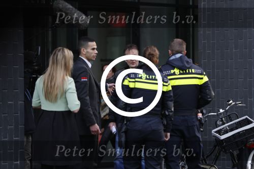 Amsterdam 27 januari 2017
Cees Grimbergen van omroep Max met de politie op de zuidas
