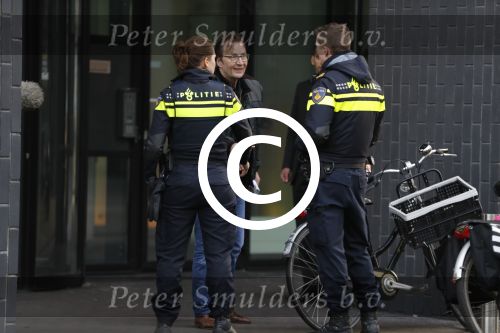 Amsterdam 27 januari 2017
Cees Grimbergen van omroep Max met de politie op de zuidas