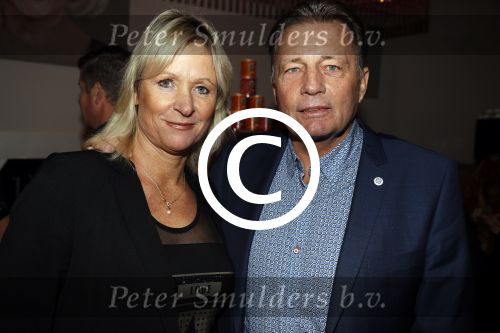 Hoorn 16 januari 2017
Premiere van FIFA Blatter, de val van de voetbalkeizer, in Schouwburg Het Park in Hoorn. Co Adriaanse met vrouw