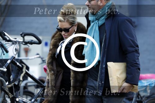 Amsterdam 21 januari 2017  
Connie Witteman met partner Eugene v Dun op de cornelis schuytstraat.