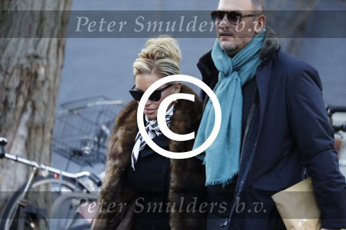 Amsterdam 21 januari 2017  
Connie Witteman met partner Eugene v Dun op de cornelis schuytstraat.