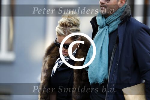 Amsterdam 21 januari 2017  
Connie Witteman met partner Eugene v Dun op de cornelis schuytstraat.